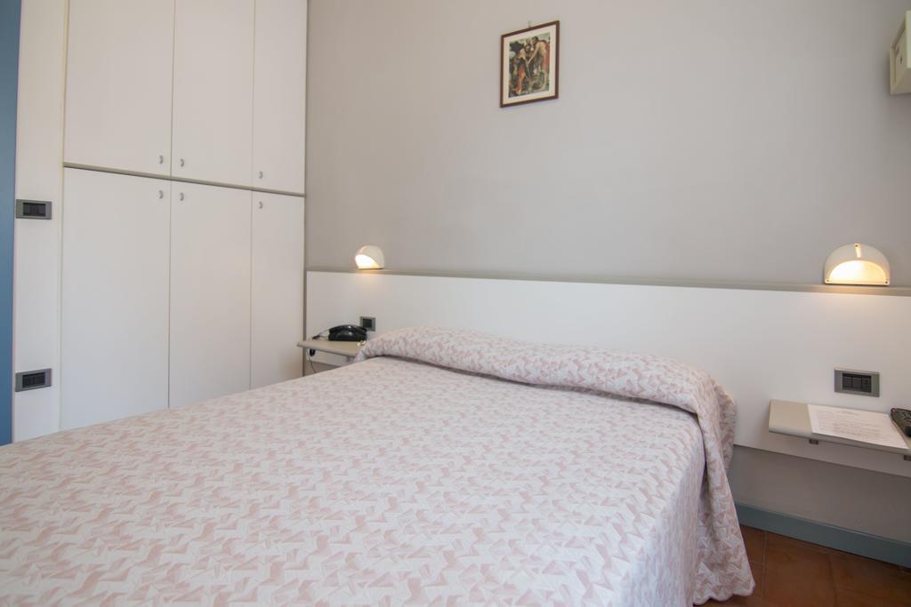 B&B Hotel Souvenir Cesenatico Rum bild