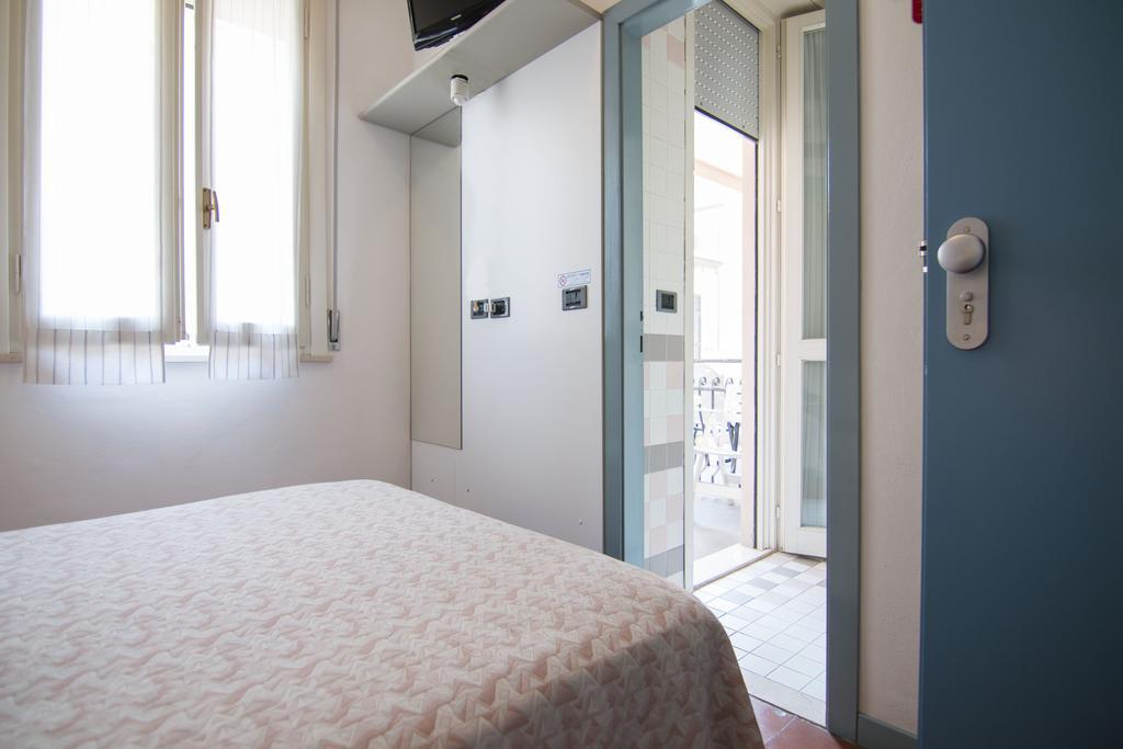 B&B Hotel Souvenir Cesenatico Rum bild