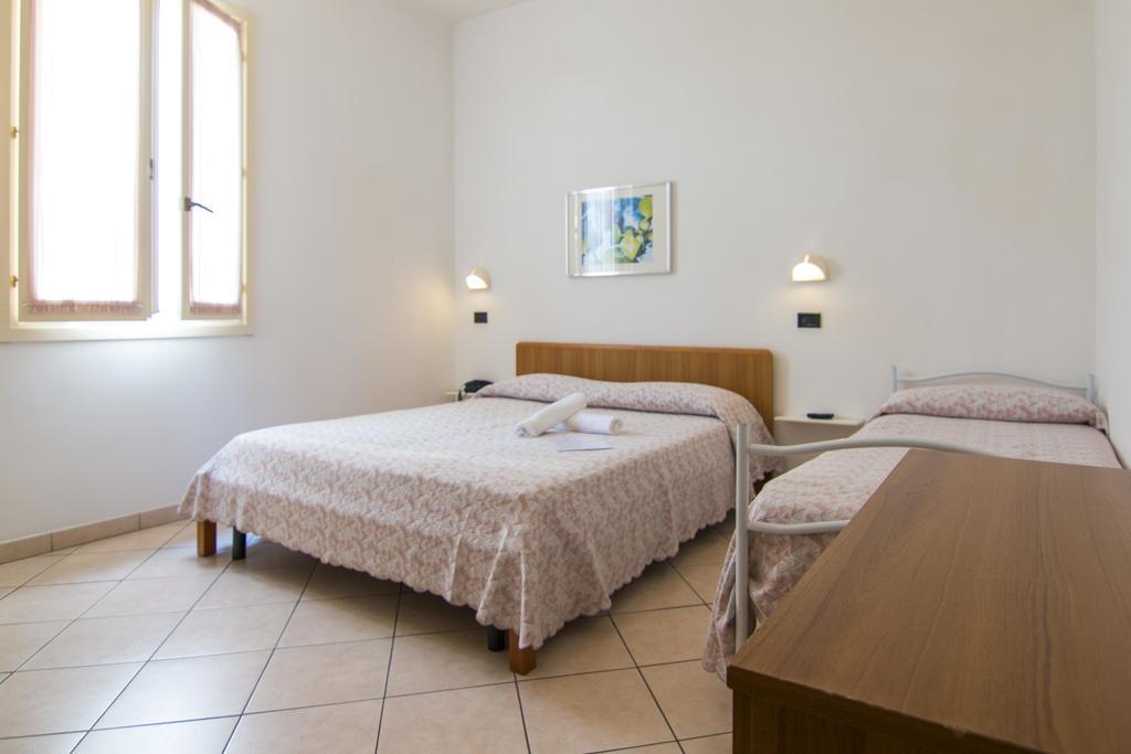 B&B Hotel Souvenir Cesenatico Rum bild