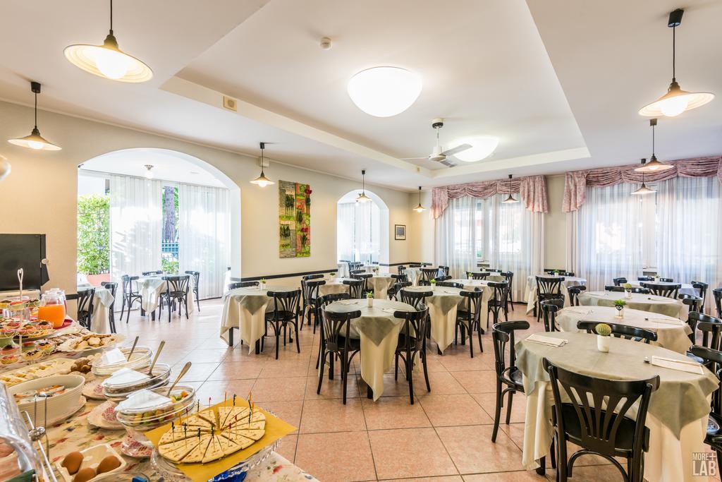 B&B Hotel Souvenir Cesenatico Exteriör bild